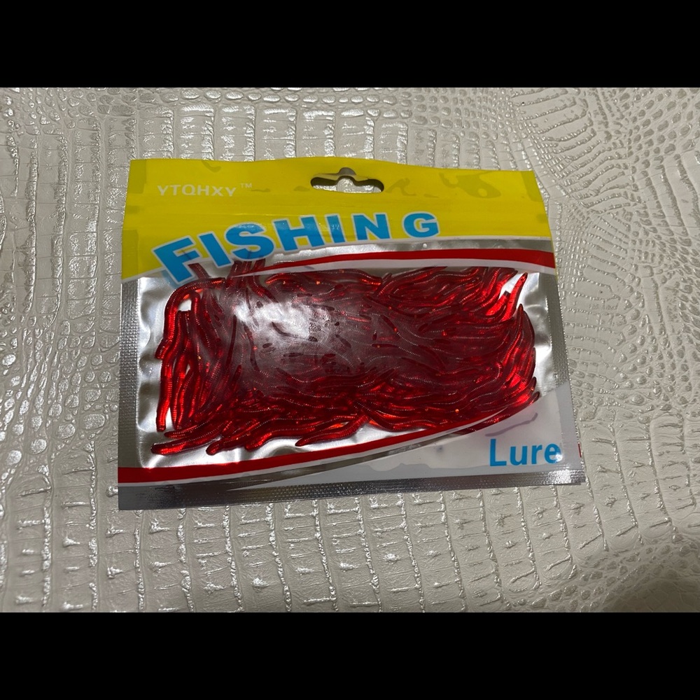 New 3.5 cm fishing lure artificial bait red worms